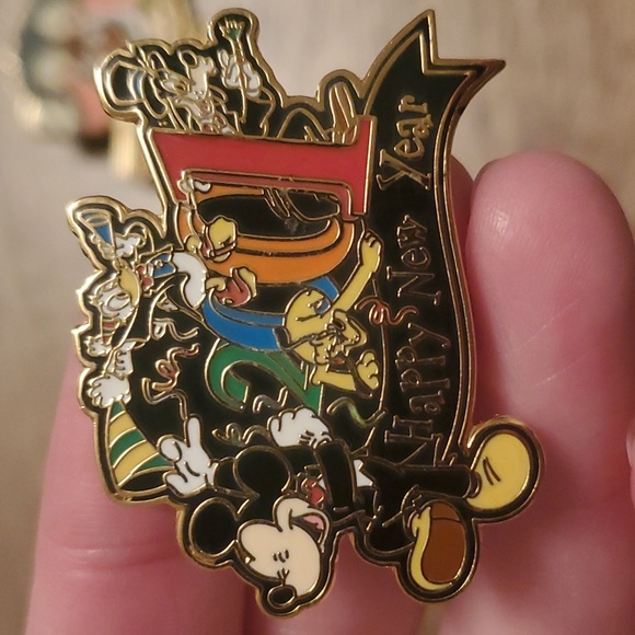 Set of 3 Disney year 2001 Pins - Picture 4 of 7